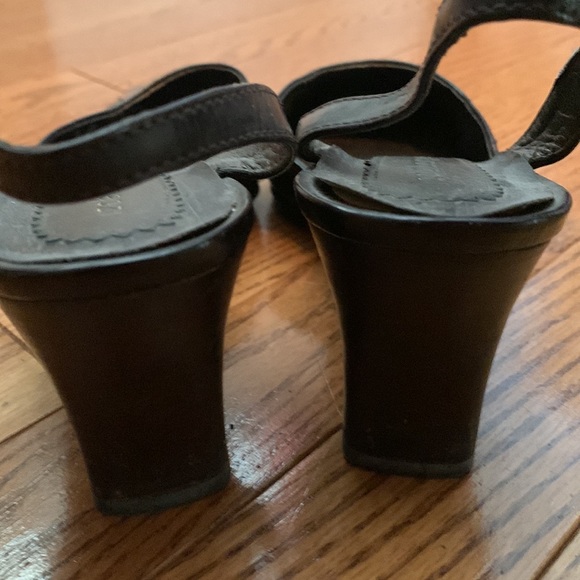 LIZ CLAIBORNE- brown leather upper slingback dress shoes 3” heels - Picture 9 of 12